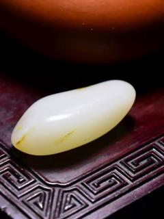 新疆和田玉籽料原石"秋梨皮"水滴形原石 #和田玉籽料