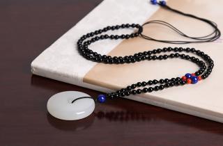 传奇珠宝:挑选和田玉平安扣,一定要牢记住这"五不要"!