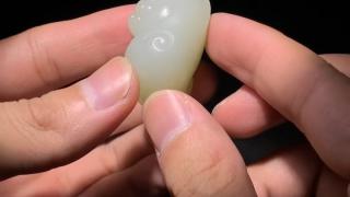 新疆和田玉籽料随形貔貅貔貅搭配一只蝙蝠 寓意福寿双全保留天然毛孔