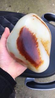 和田玉籽料,原石,现在这行情不敢动