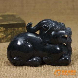 和田玉青花玉籽料把件黑貔貅