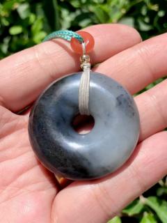 新疆和田玉青花籽料平安扣